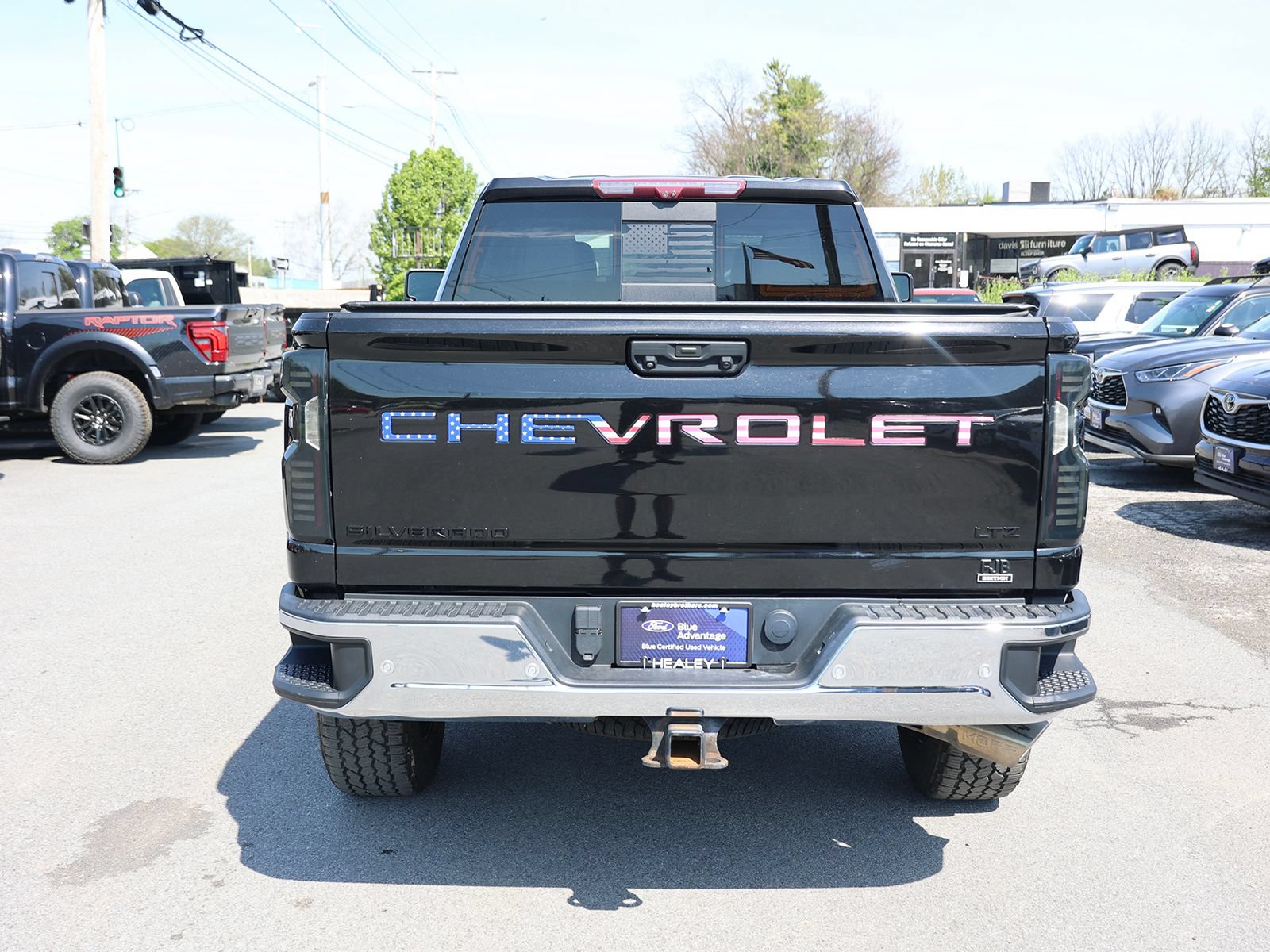 Used 2022 Chevrolet Silverado 2500 LTZ w/ LTZ Plus Package AWD/4WD image 6