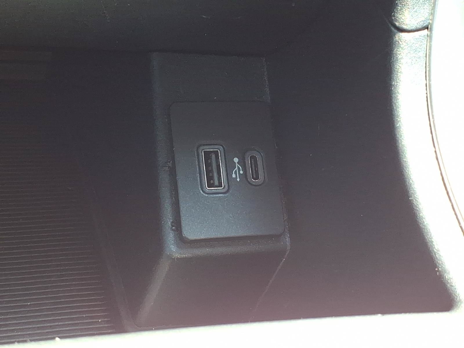 Certified 2024 Ford Edge SEL AWD/4WD image 16