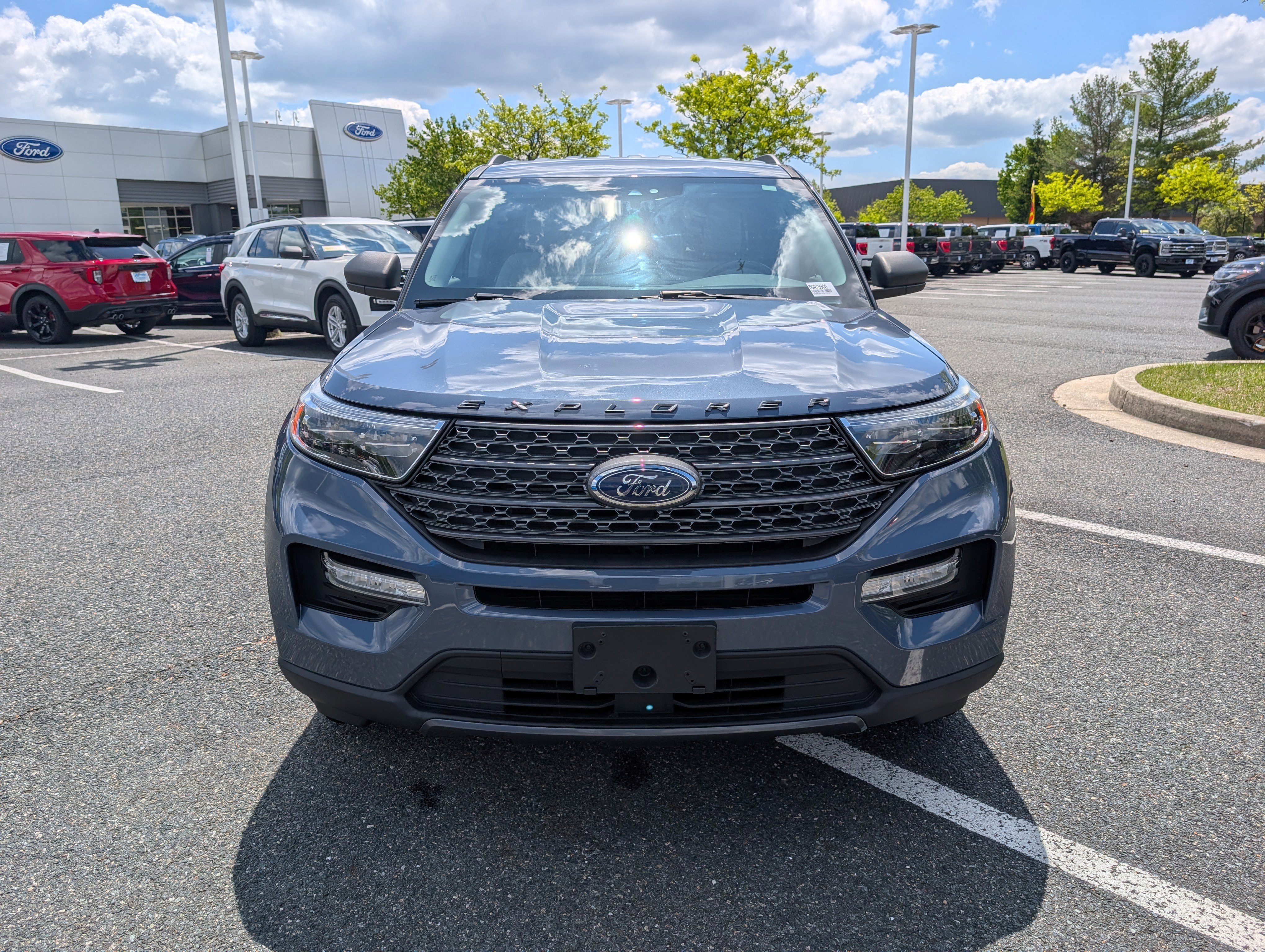 Certified 2021 Ford Explorer XLT w/ Equipment Group 202A AWD/4WD image 8