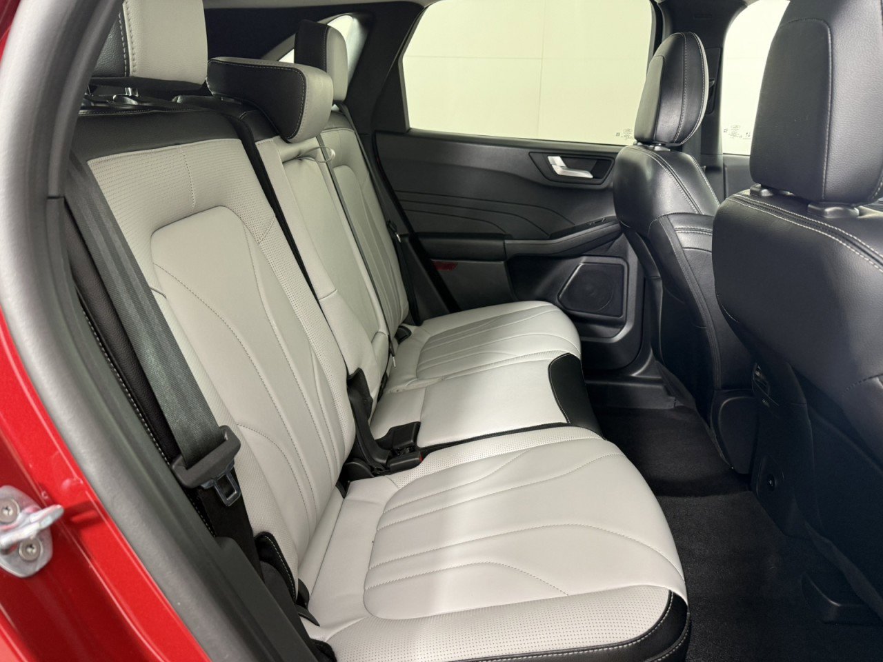 Certified 2025 Ford Escape SE w/ PHEV Premium Package FWD image 14