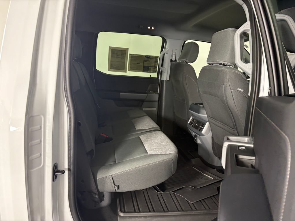 Certified 2025 Ford F250 XLT w/ Black Appearance Package AWD/4WD image 32