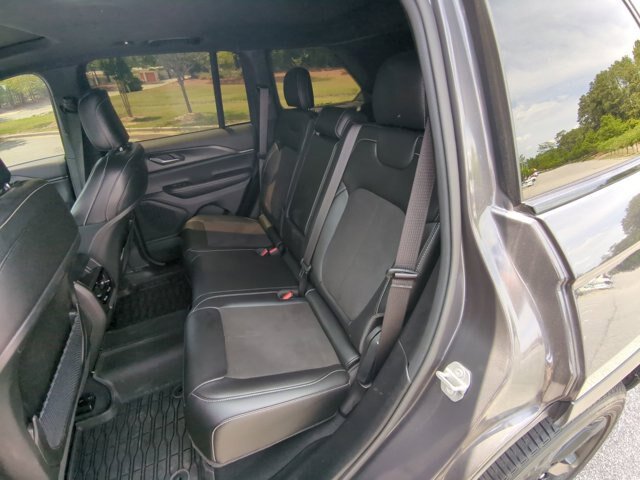Used 2024 Jeep Grand Cherokee Altitude AWD/4WD image 30