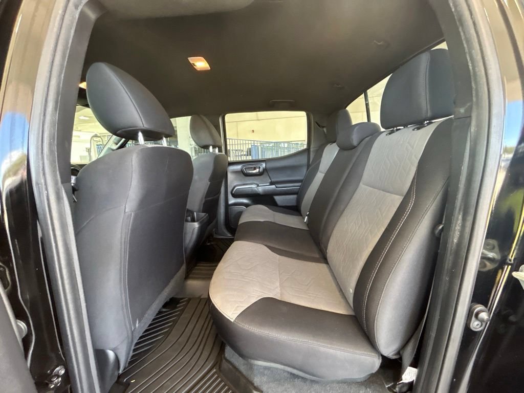 Used 2023 Toyota Tacoma TRD Off-Road w/ Technology Package RWD image 32