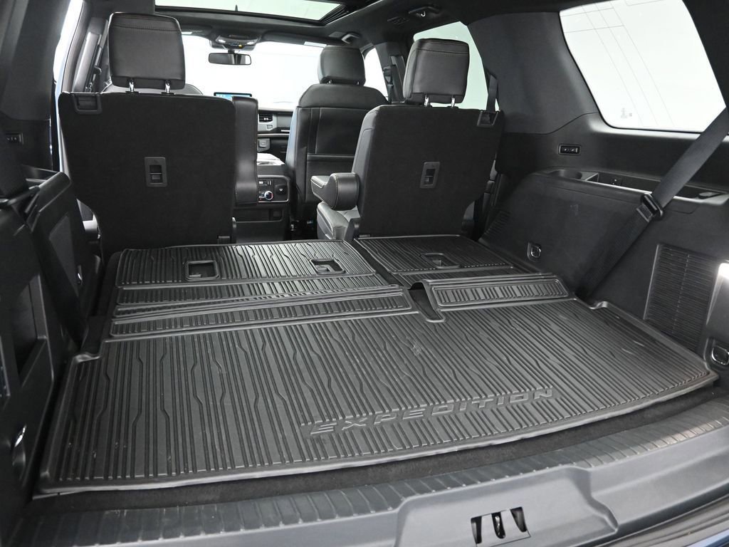 Certified 2023 Ford Expedition Platinum image 37