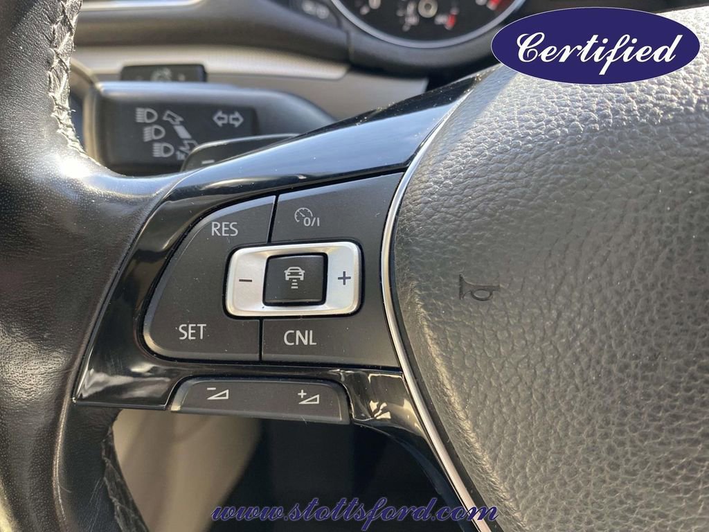 Used 2018 Volkswagen Passat 2.0T R-Line w/ R-Line Lighting Package FWD image 18