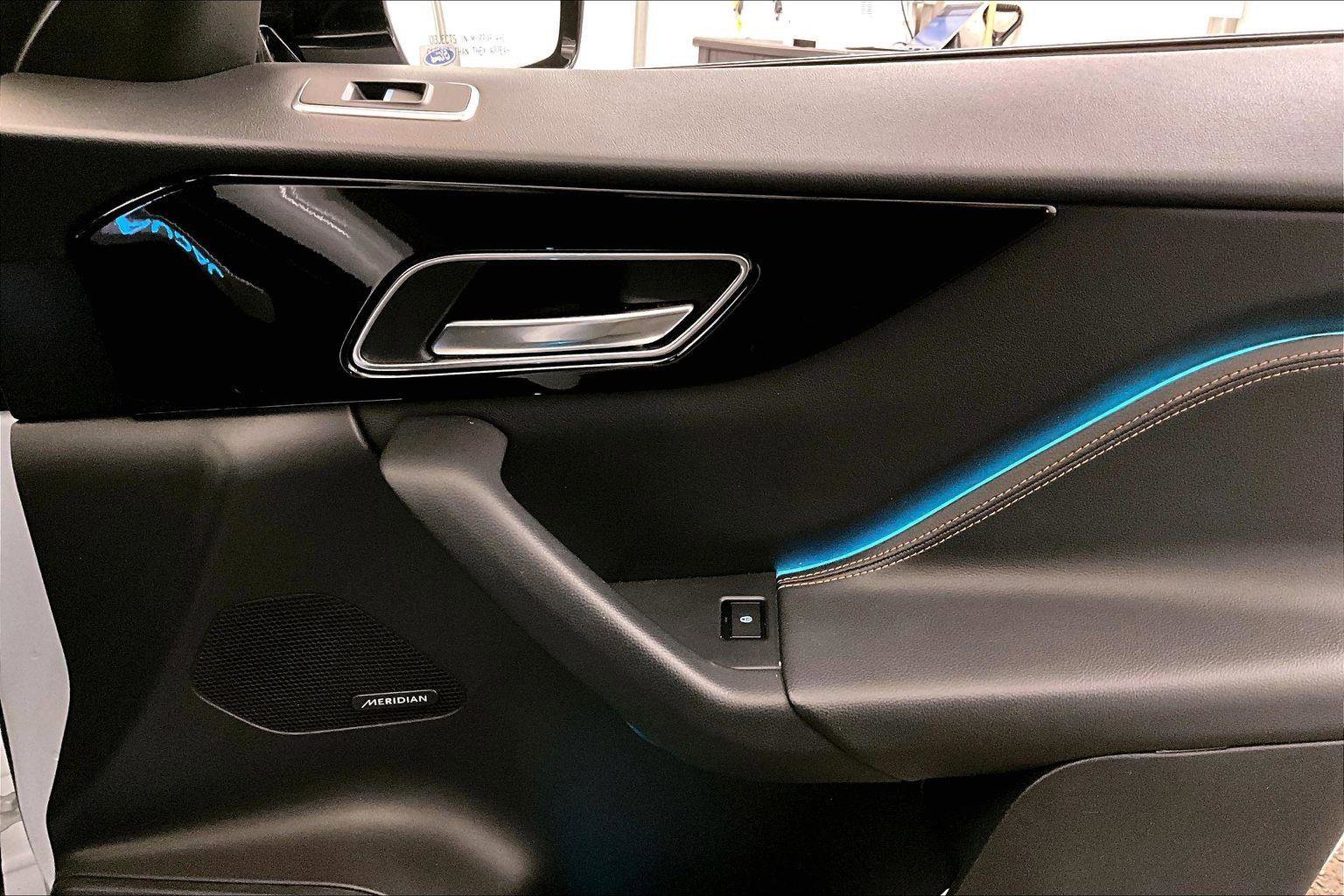 Used 2020 Jaguar F-PACE Prestige image 23