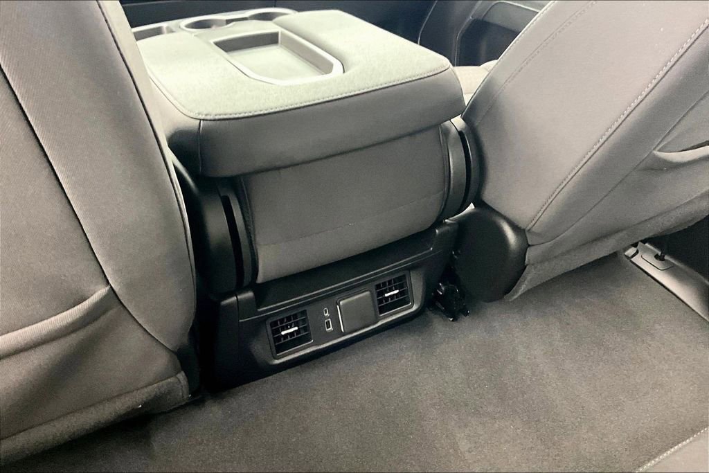 Used 2024 Chevrolet Silverado 1500 LT image 34