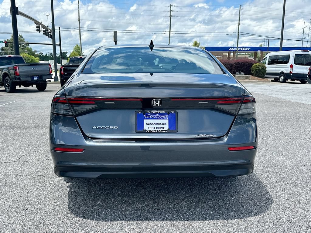 Used 2025 Honda Accord SE image 15
