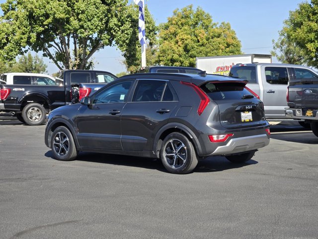 Used 2025 Kia Niro LX FWD image 8