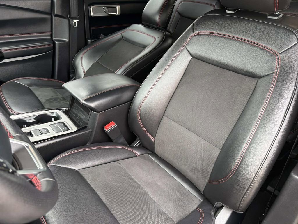 Certified 2023 Ford Explorer ST-Line w/ Class IV Trailer Tow Package image 21