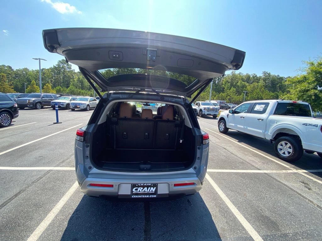 Used 2023 Nissan Pathfinder Platinum FWD image 29