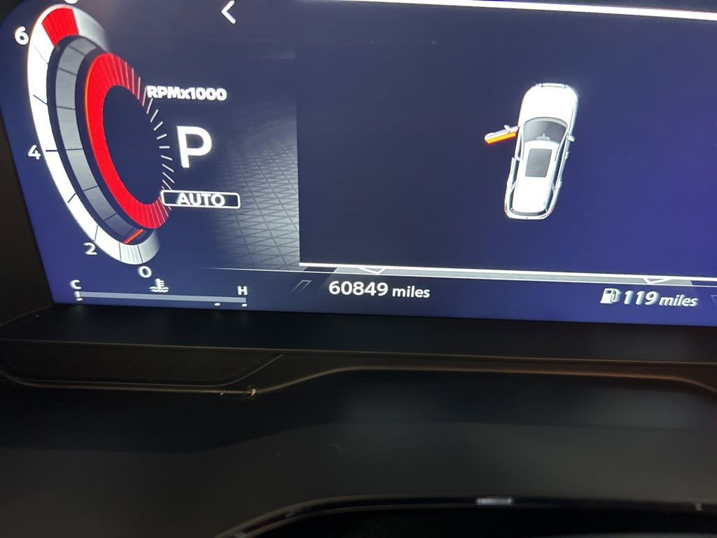 Used 2024 Nissan Pathfinder Platinum image 17