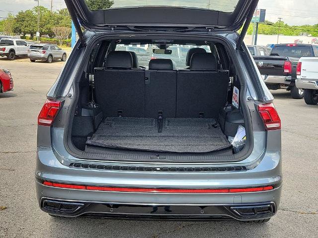 Used 2024 Volkswagen Tiguan SE R-Line w/ MDO Package, Three-Row FWD image 8