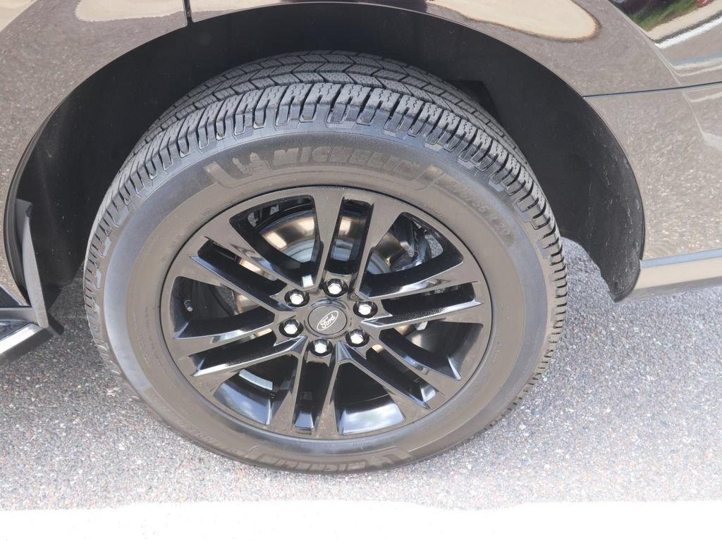 Certified 2022 Ford Expedition XLT RWD image 26