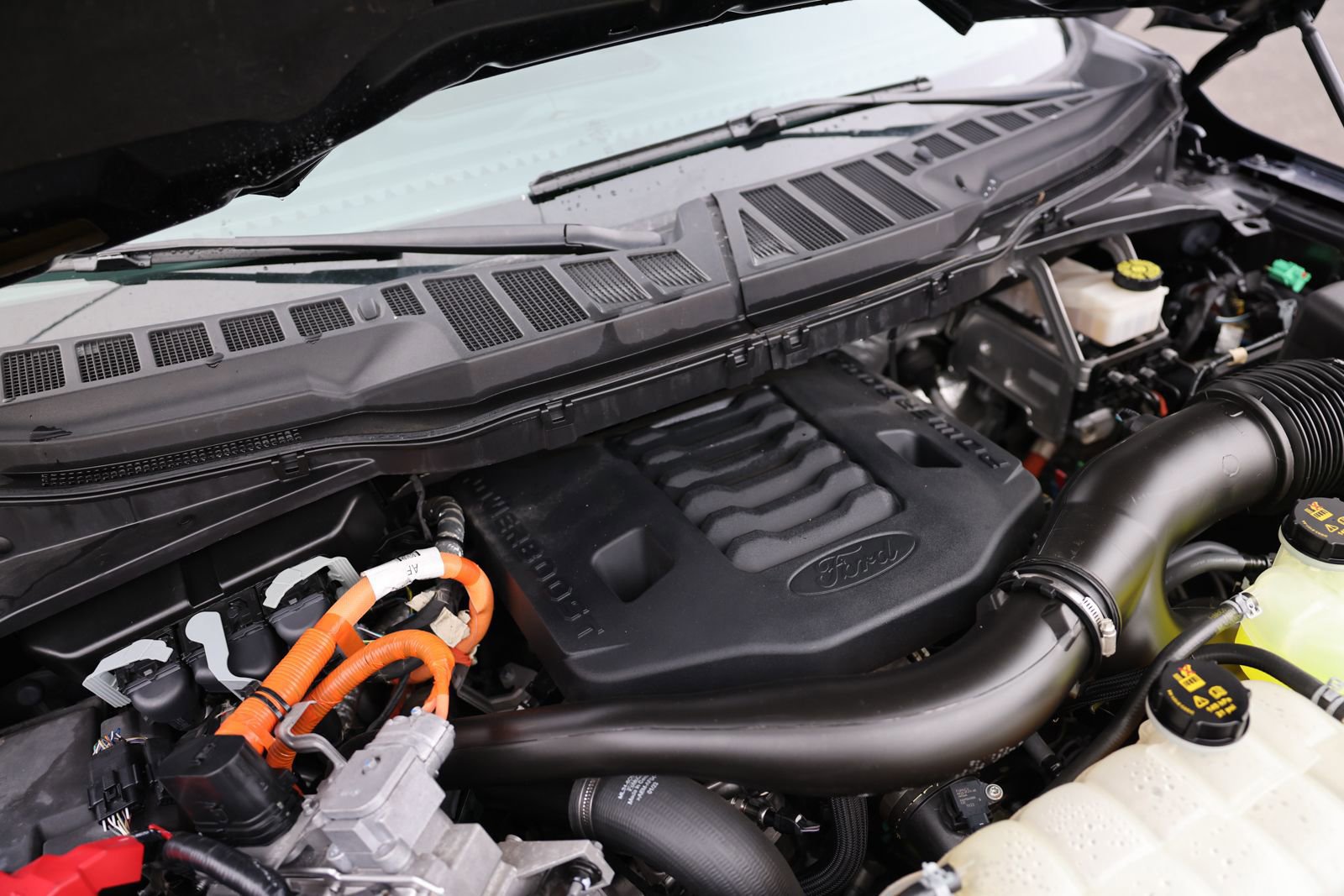 Certified 2023 Ford F150 Lariat w/ Equipment Group 502A High image 40