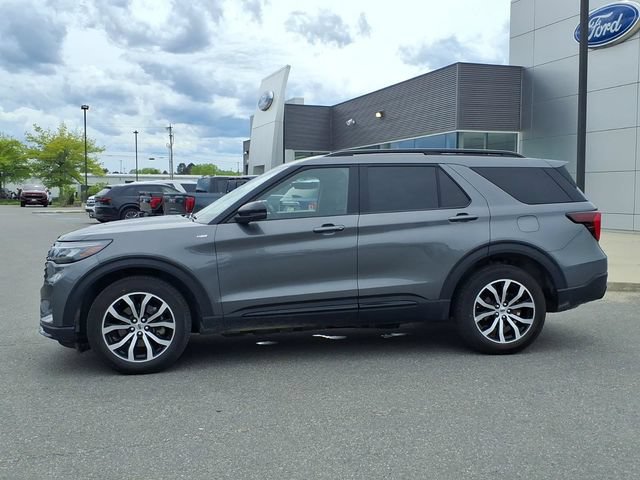 Certified 2025 Ford Explorer ST-Line AWD/4WD image 8