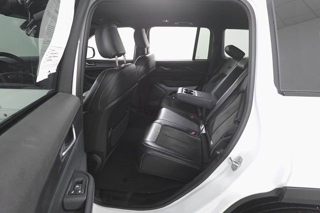 Used 2024 Jeep Grand Cherokee Altitude image 22