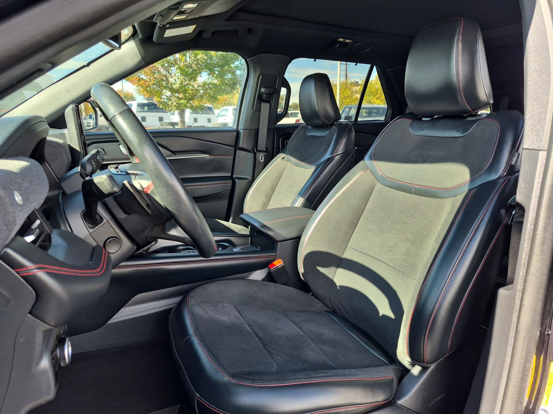 Certified 2025 Ford Explorer ST AWD/4WD image 18