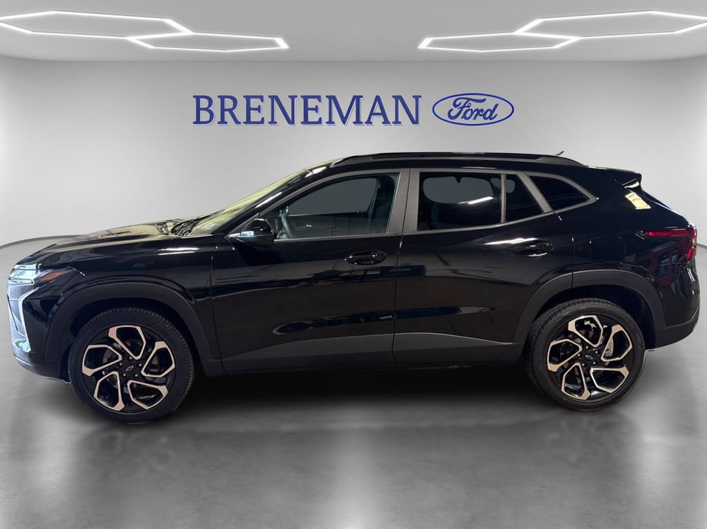 Used 2025 Chevrolet Trax RS w/ Sunroof Package FWD image 10