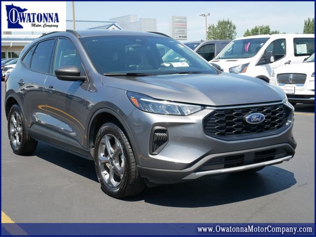 Certified 2025 Ford Escape ST-Line AWD/4WD image 1