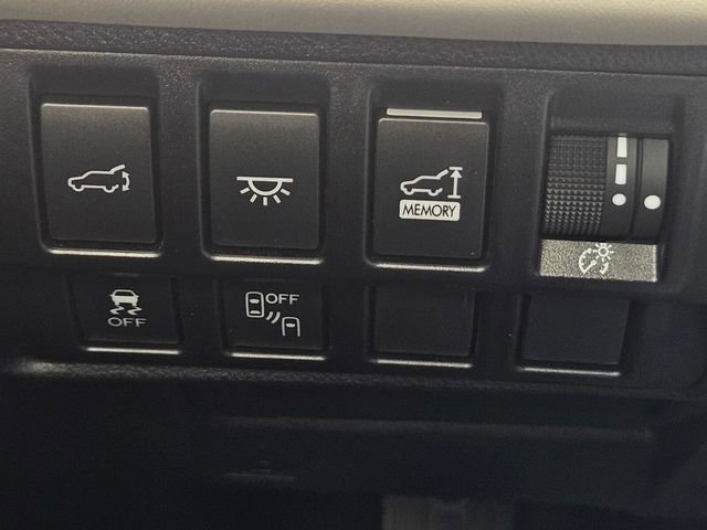 Used 2022 Subaru Ascent Limited w/ Technology Package image 37