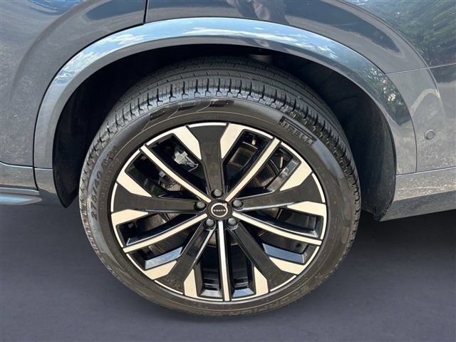 Used 2025 Volvo XC90 B5 Plus AWD/4WD image 13