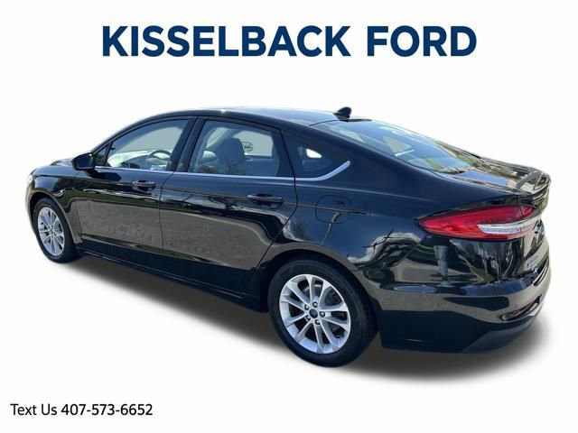 Certified 2020 Ford Fusion SE image 3