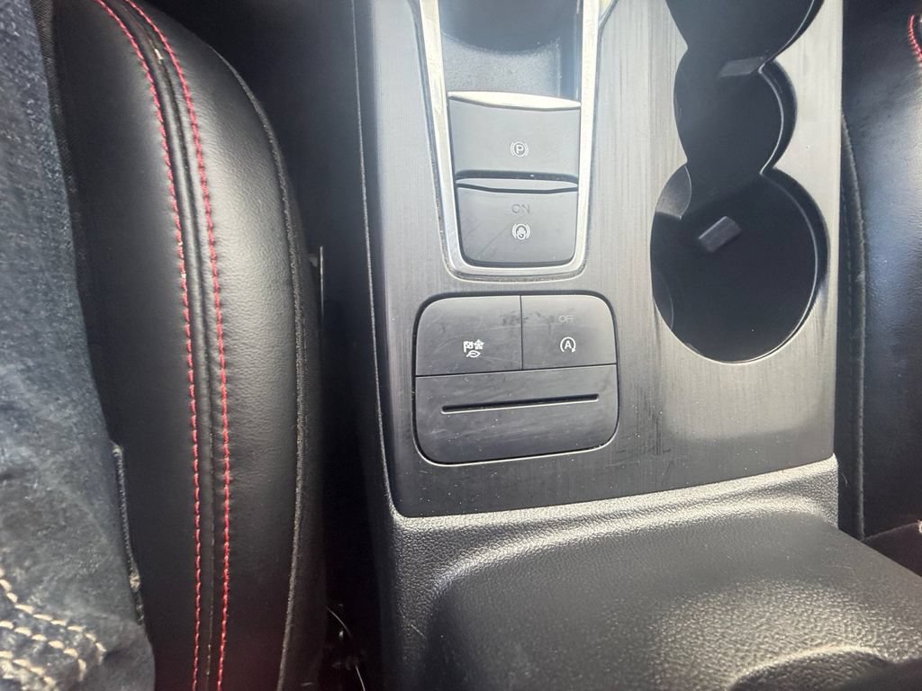 Certified 2025 Ford Escape ST-Line Select AWD/4WD image 26