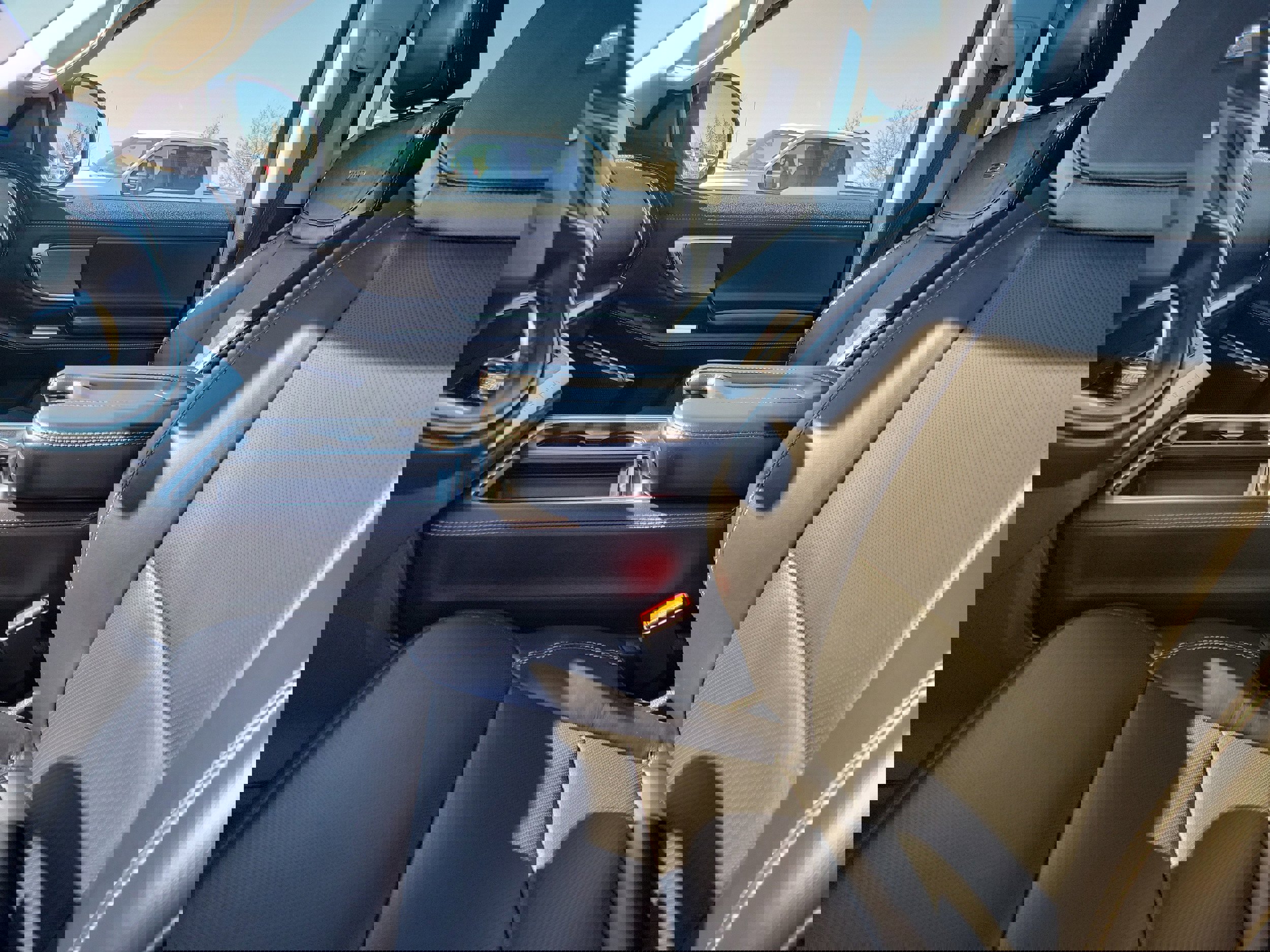 Certified 2025 Ford Expedition Max Platinum image 25