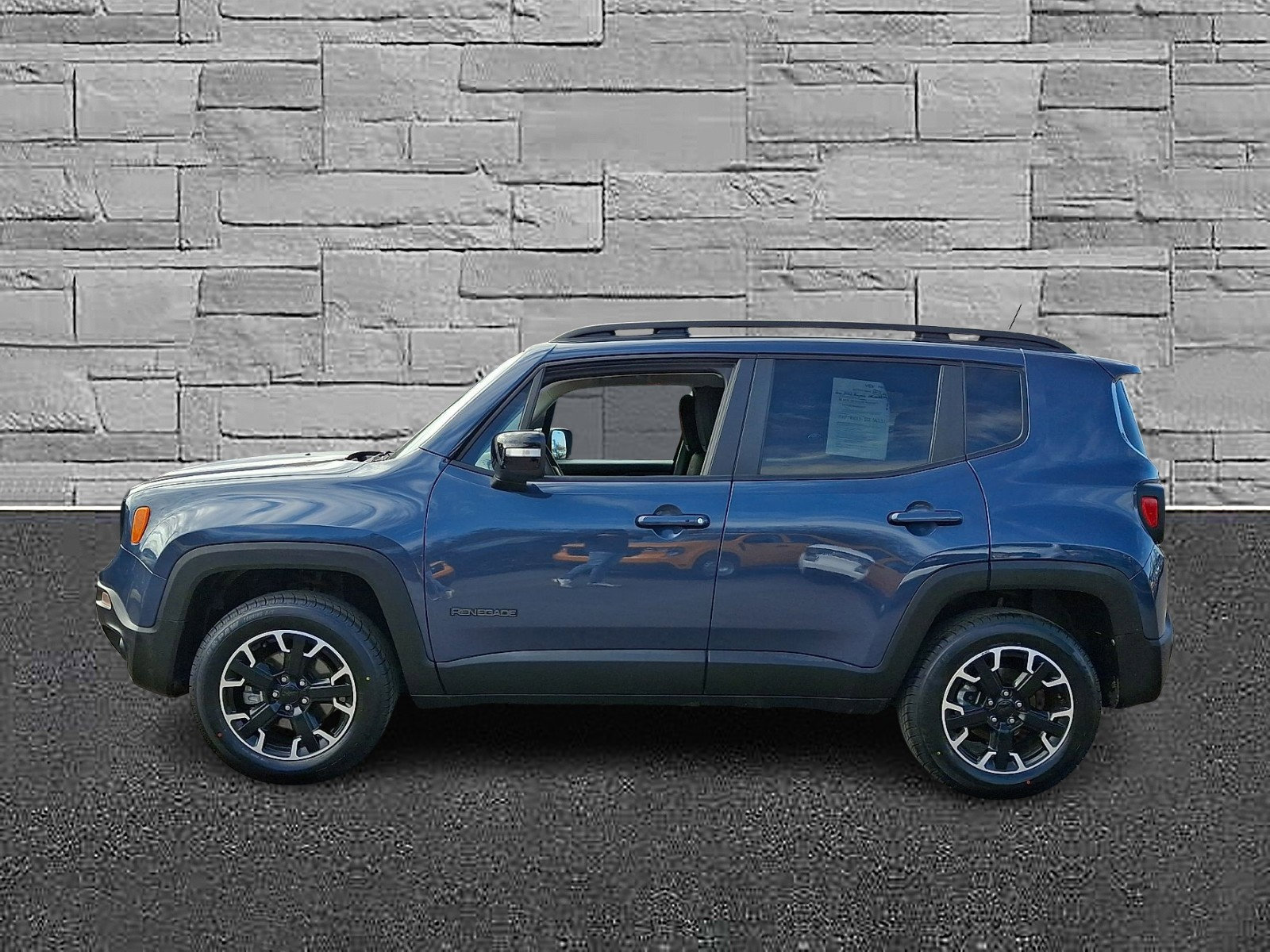 Used 2023 Jeep Renegade Latitude image 6