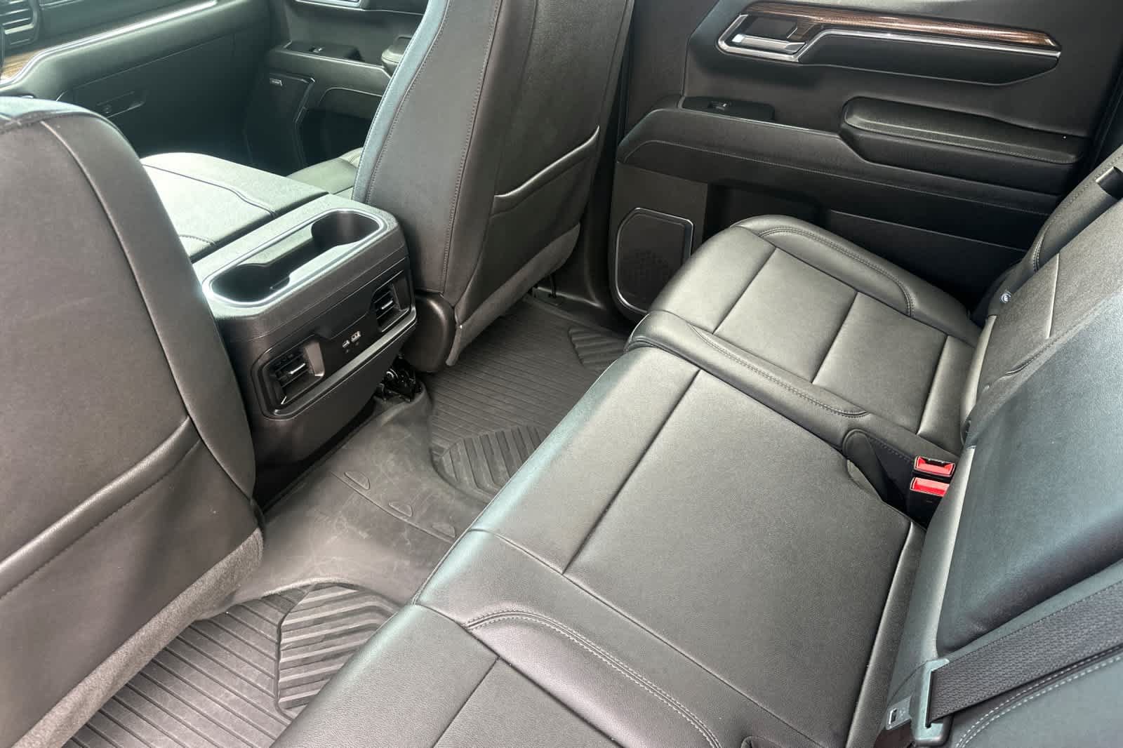 Used 2024 Chevrolet Silverado 1500 LT Trail Boss w/ Convenience Package II AWD/4WD image 4