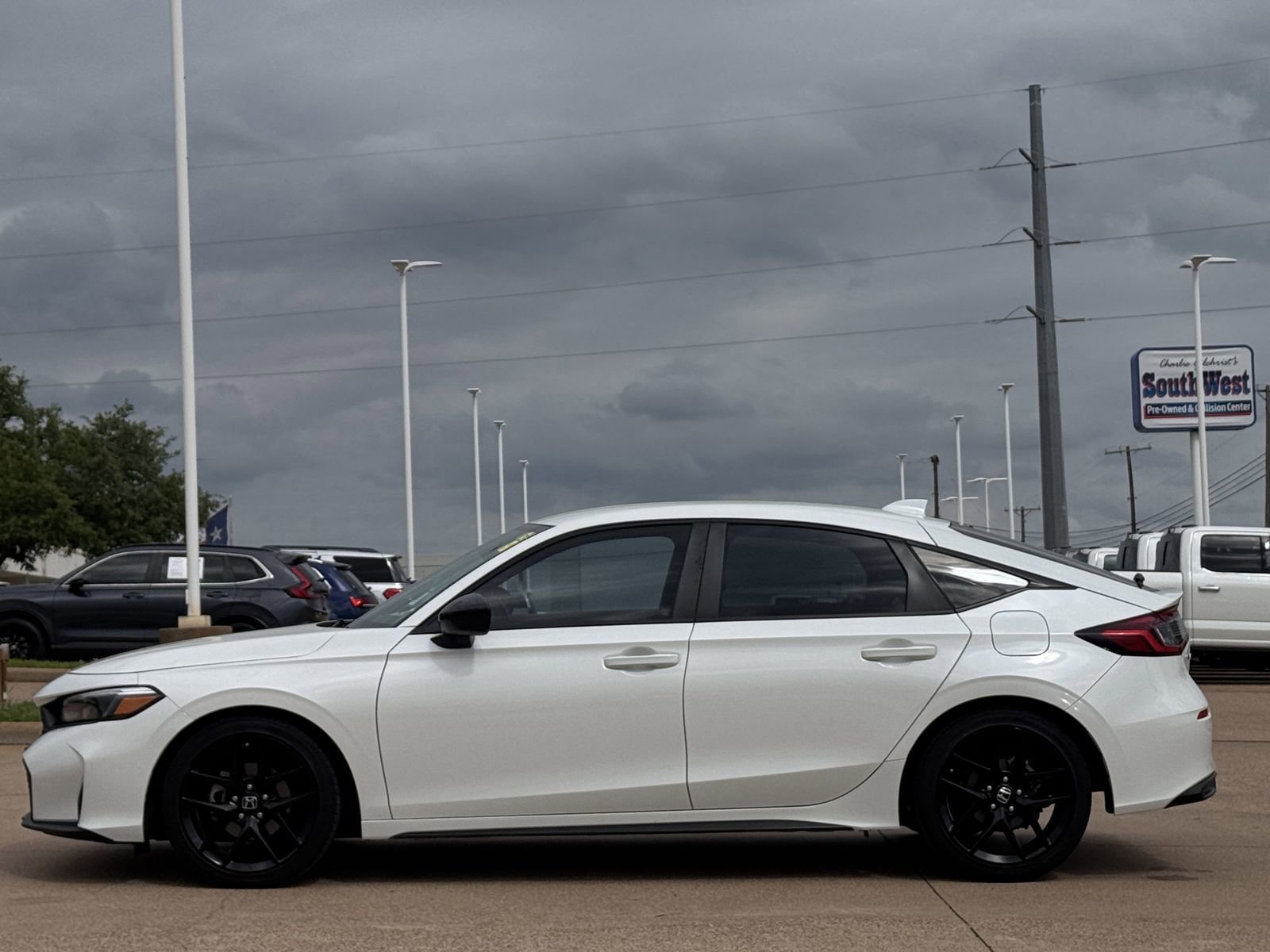 Used 2025 Honda Civic Sport image 2