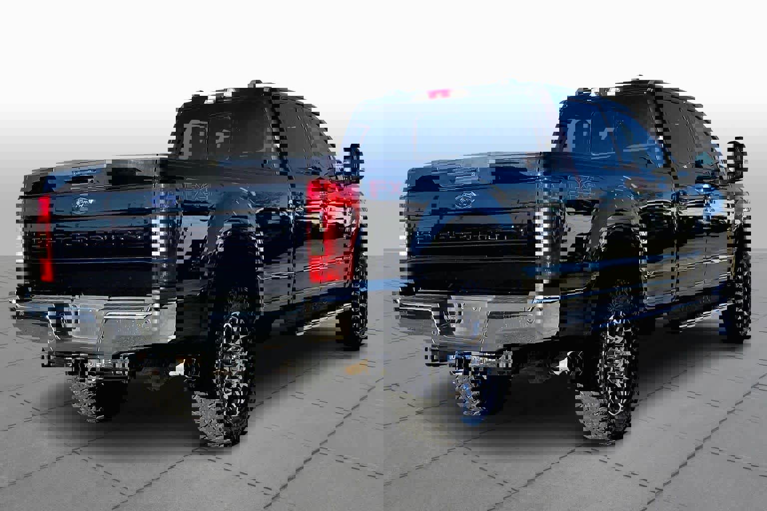 Certified 2020 Ford F350 Lariat w/ Lariat Ultimate Package image 4