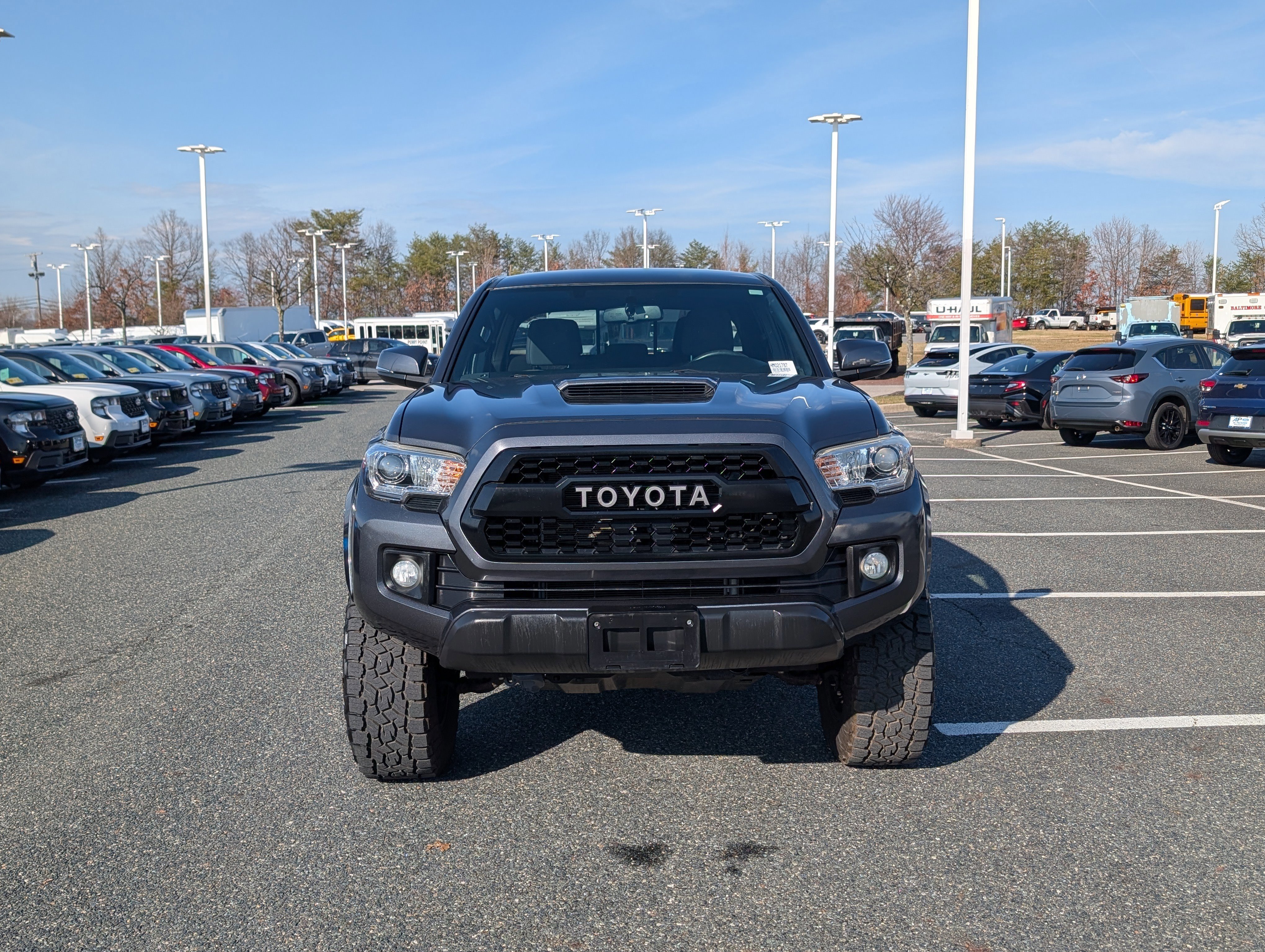 Used 2017 Toyota Tacoma TRD Sport w/ Tow Package image 8