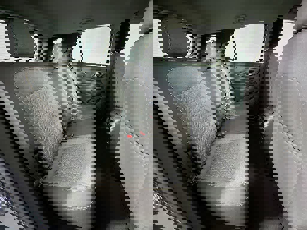 Used 2023 Chevrolet Equinox LT image 30