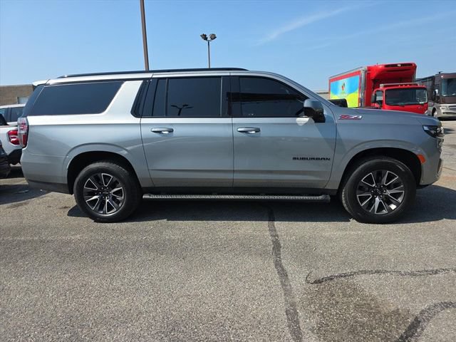 Used 2023 Chevrolet Suburban Z71 AWD/4WD image 3