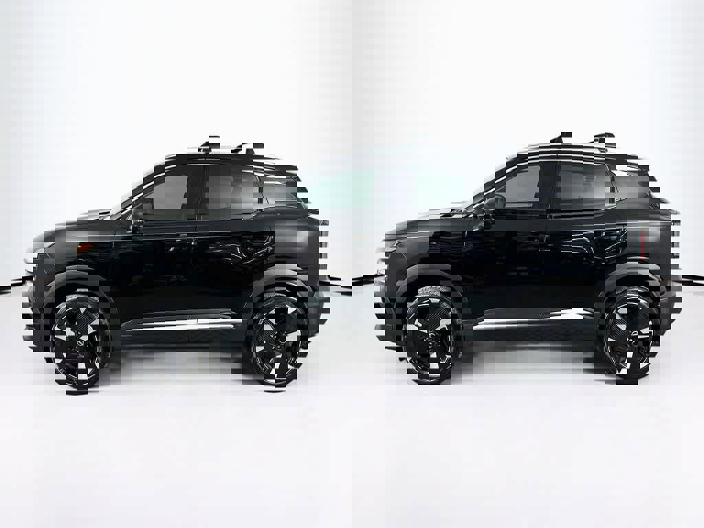 Used 2025 Nissan Kicks SR FWD image 3