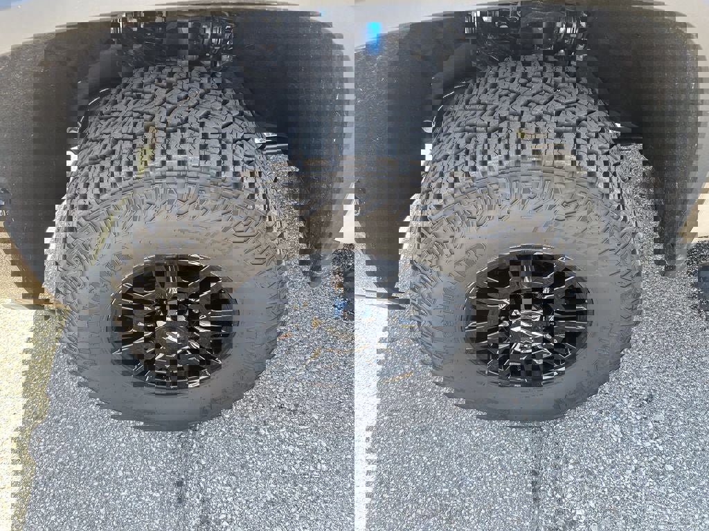 Used 2026 Chevrolet Silverado 2500 ZR2 AWD/4WD image 36