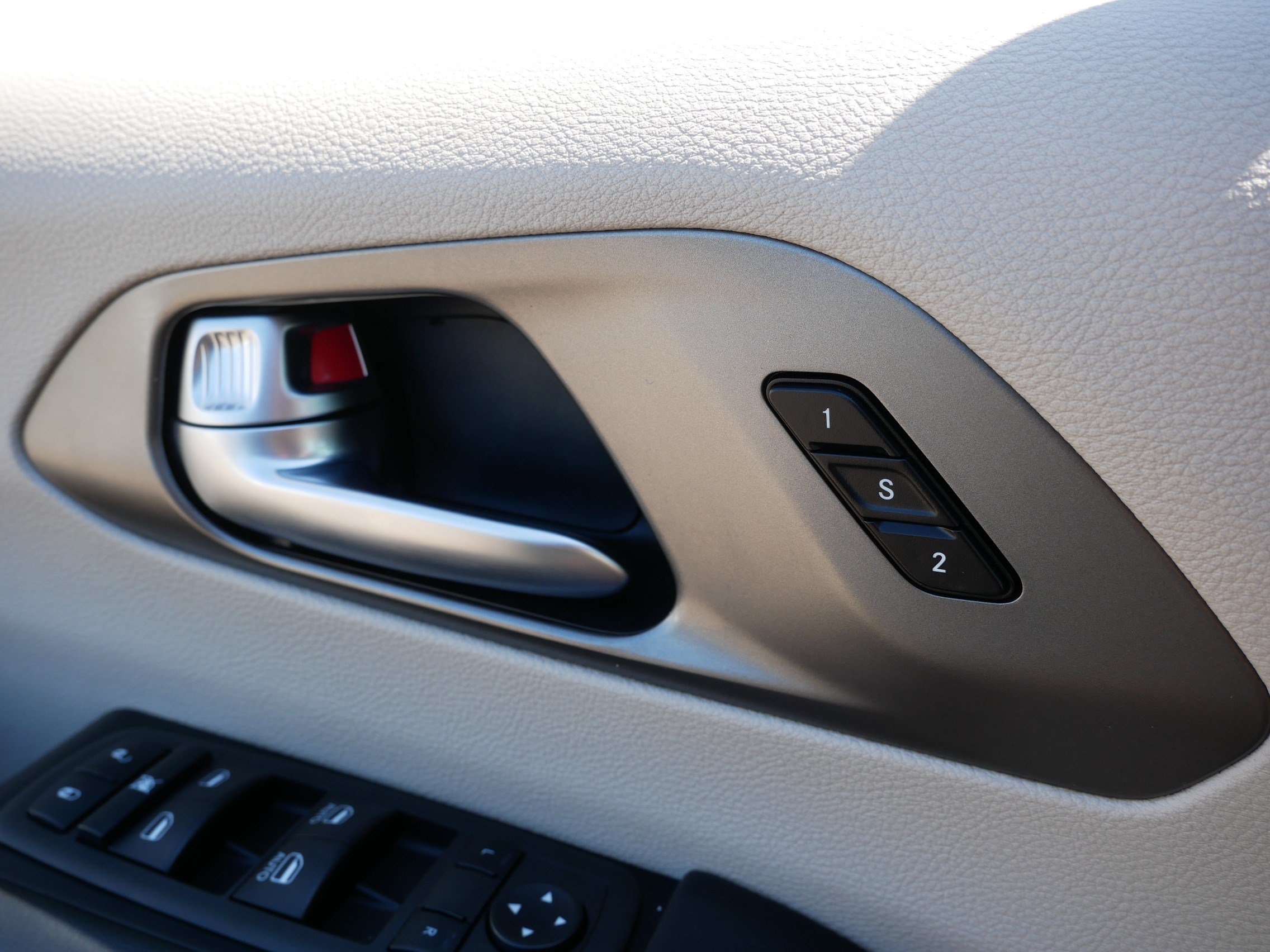 Used 2022 Chrysler Pacifica Touring-L FWD image 27