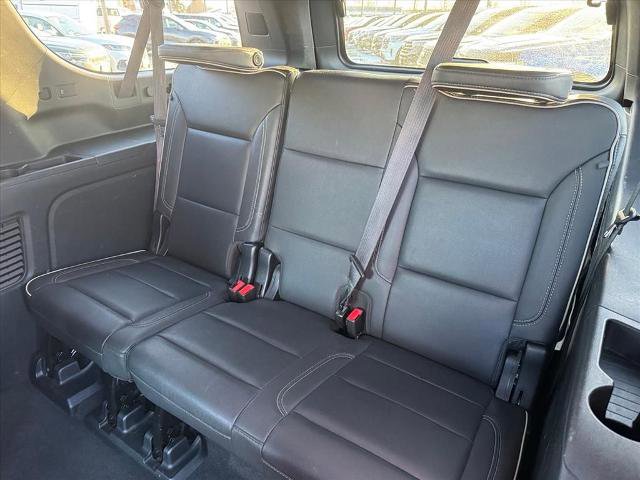 Used 2022 GMC Yukon XL SLT w/ SLT Premium Package AWD/4WD image 11