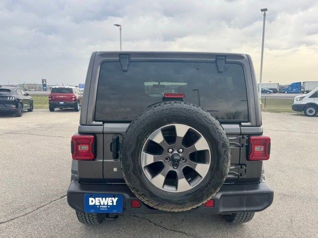 Used 2018 Jeep Wrangler Unlimited Sahara w/ Dual Top Group image 4