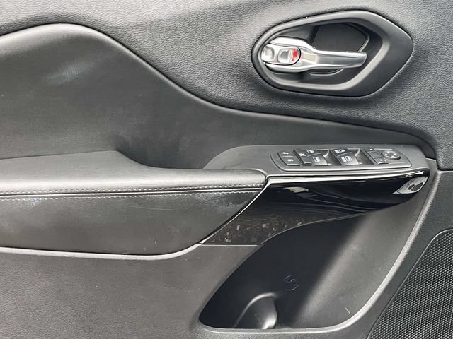 Used 2019 Jeep Cherokee Latitude Plus FWD image 14