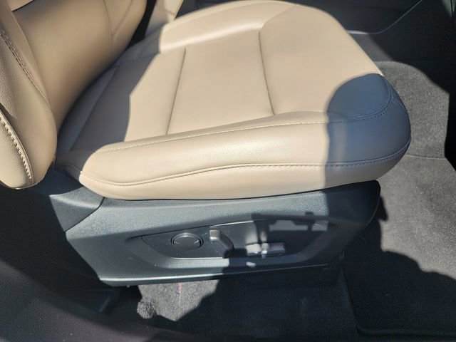 Certified 2022 Ford Explorer XLT w/ Equipment Group 202A AWD/4WD image 35