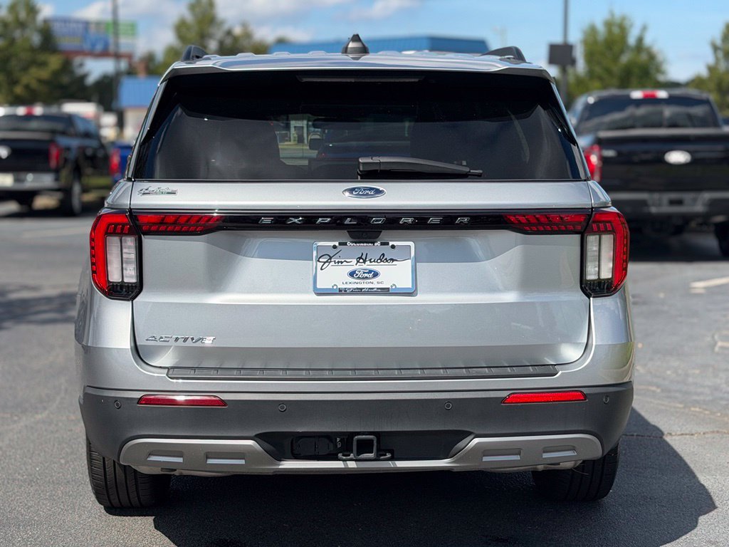 Certified 2025 Ford Explorer Active w/ Active Comfort Package RWD image 6