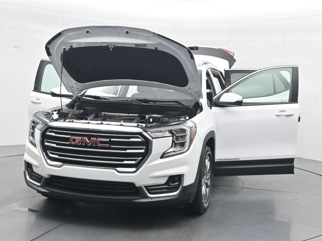 Used 2024 GMC Terrain SLT AWD/4WD image 43