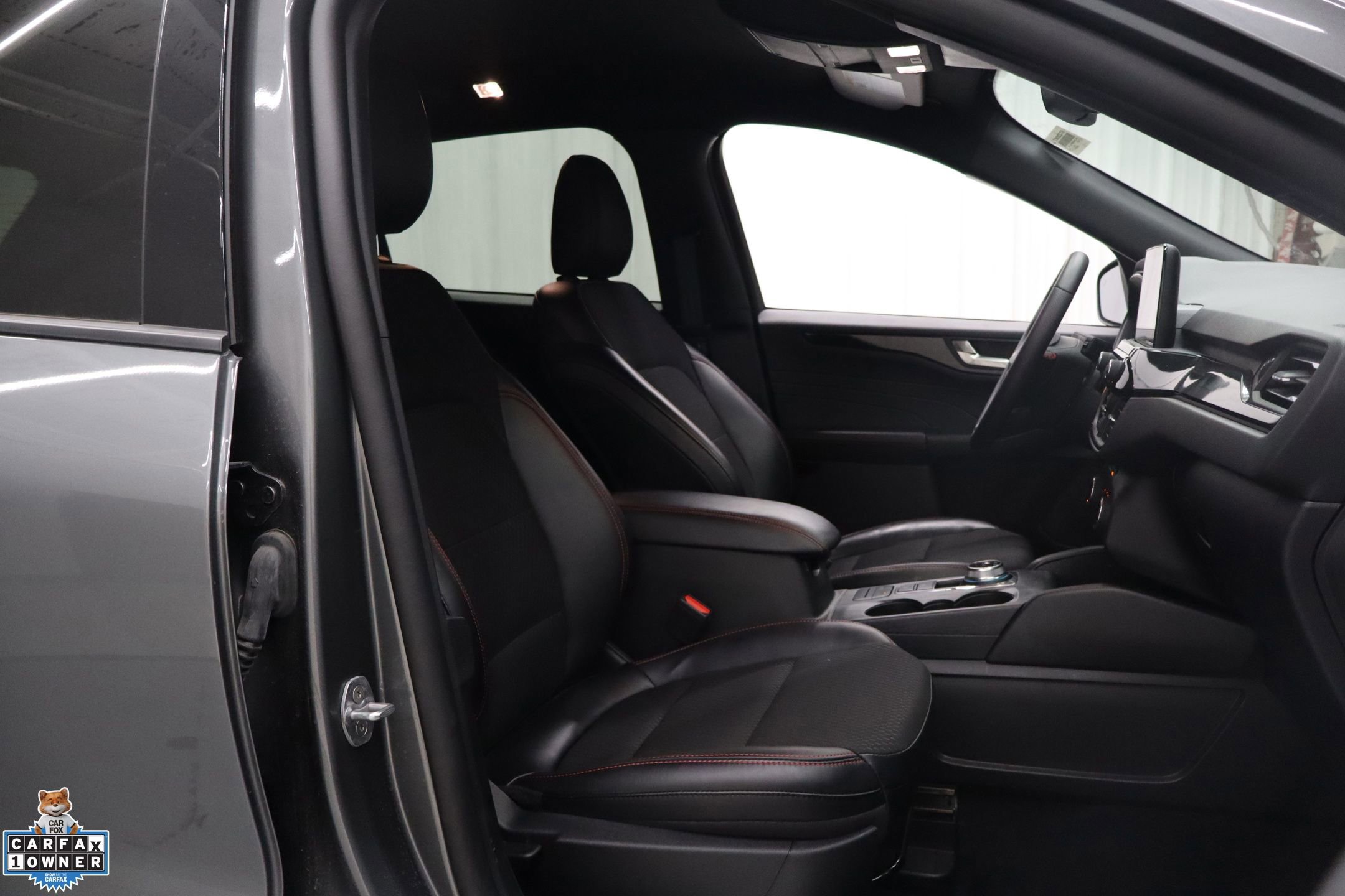 Certified 2025 Ford Escape ST-Line image 36