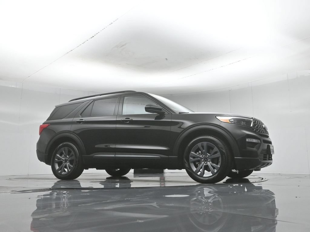 Certified 2023 Ford Explorer XLT w/ Equipment Group 202A RWD image 54