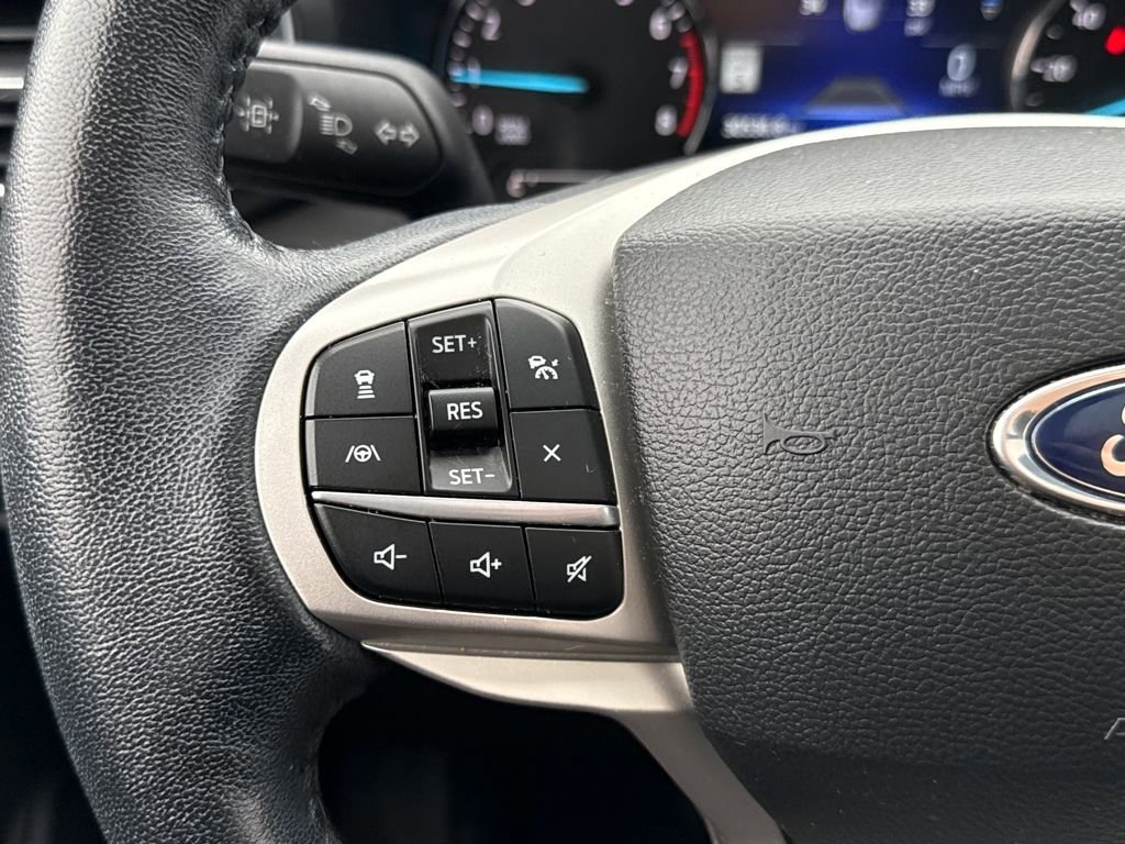 Certified 2022 Ford Explorer XLT w/ Equipment Group 202A image 19