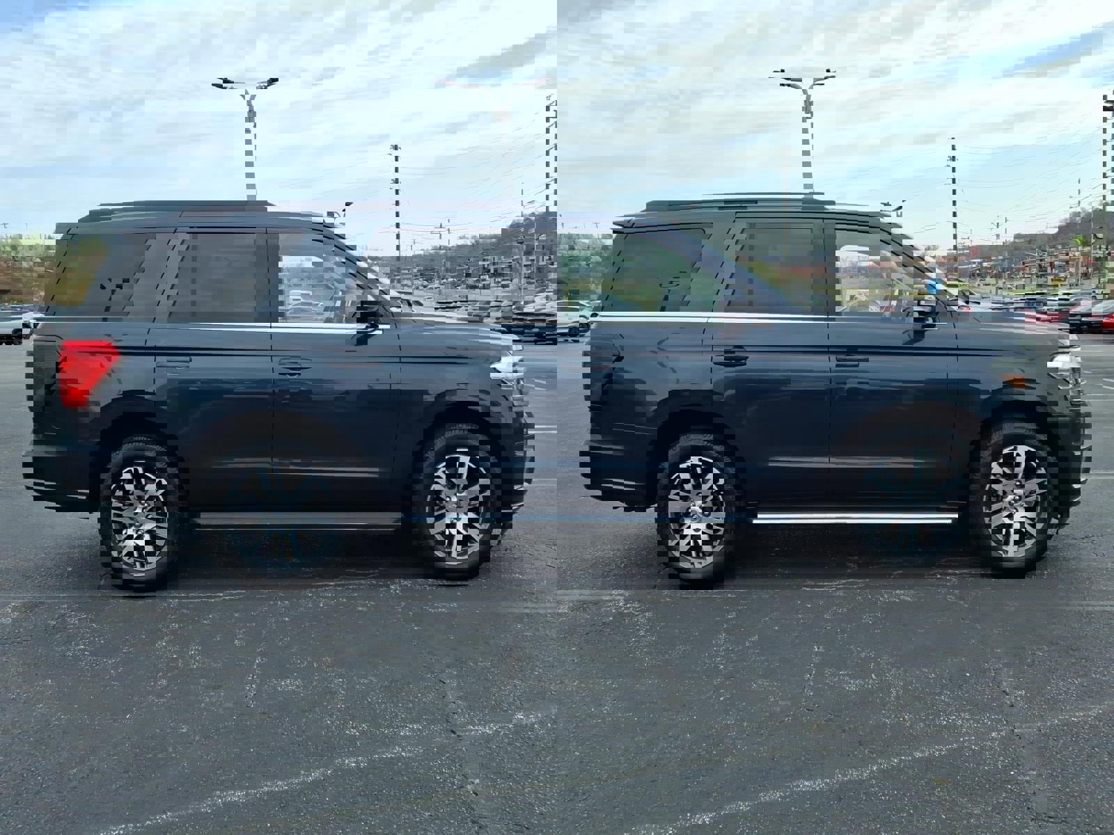 Certified 2022 Ford Expedition XLT image 6