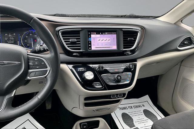 Used 2022 Chrysler Voyager LX image 10
